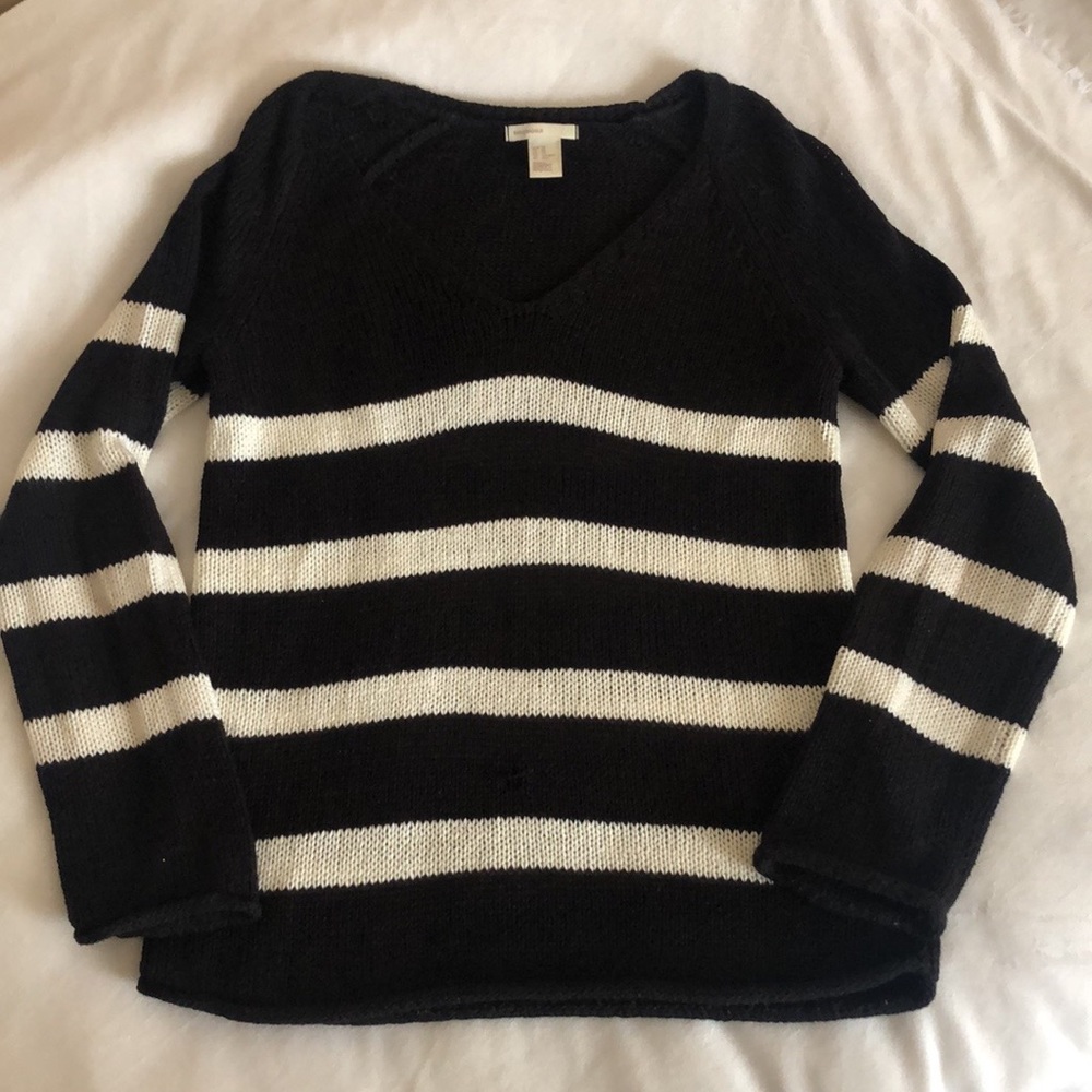 Black & white sweater